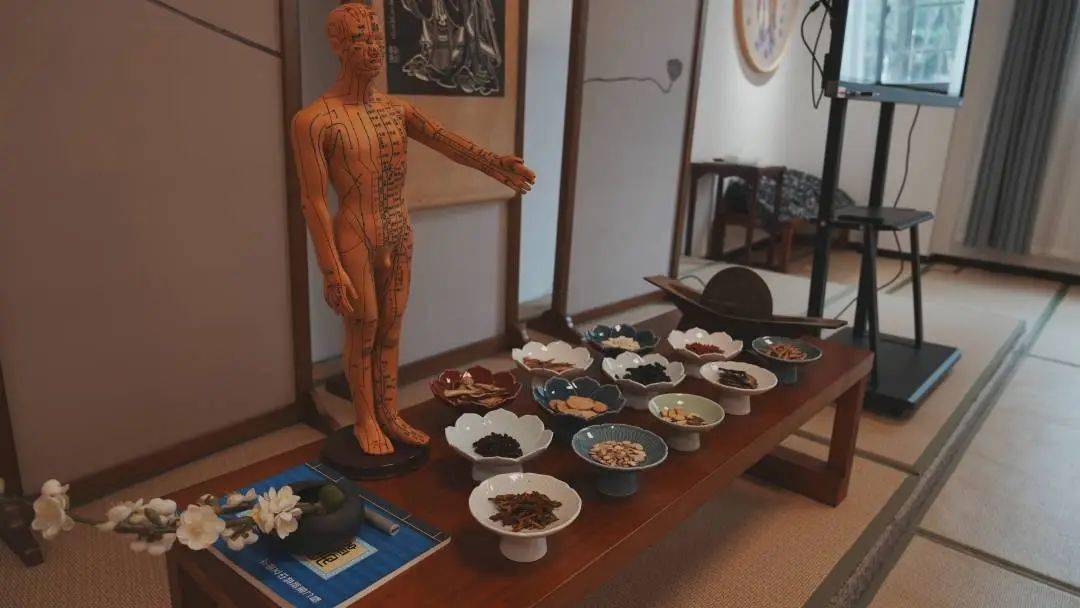 效都有了更加清晰的认识和了解，切身感受到了中医药文化的厚重与神奇。