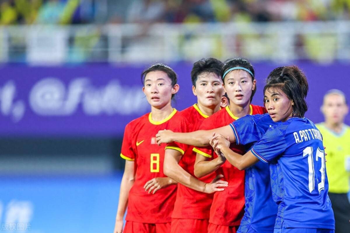 中国女足对日本点击进入视频直播间，首发阵容将有三处调整，王霜或在替补席做好战斗准备