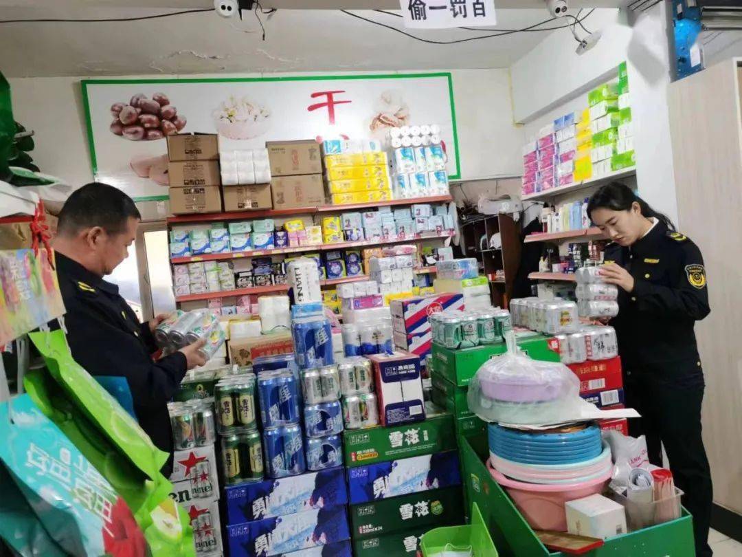 【检查】元宝山区市场监管局开展酒类市场专项检查(图2)
