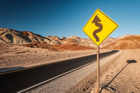 和百慕大三角类似,美国有条"死亡公路",原因科学家也解释不了