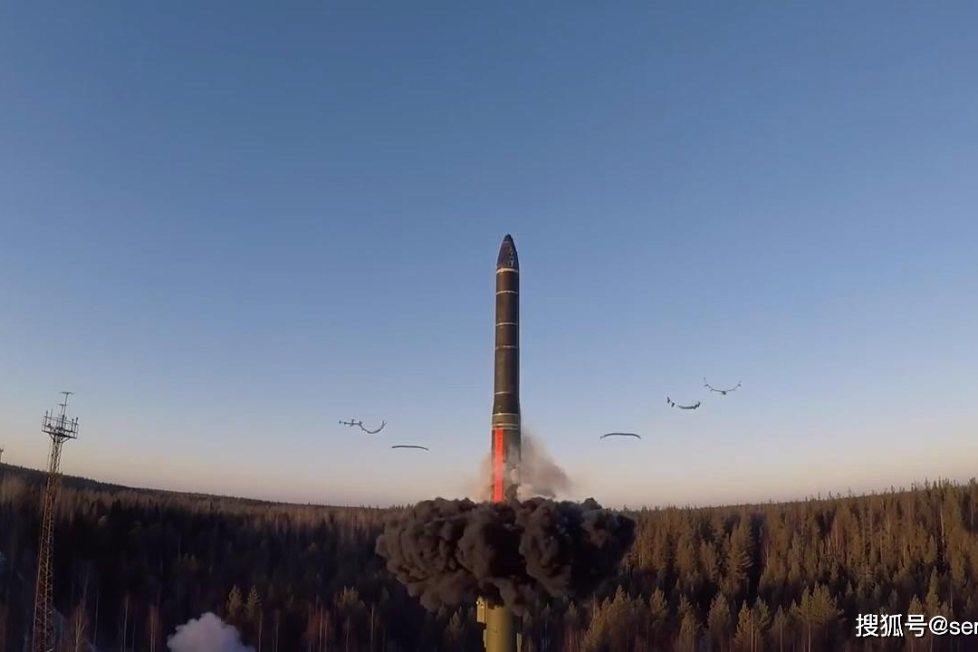 俄罗斯测试rs-24亚斯核弹道导弹
