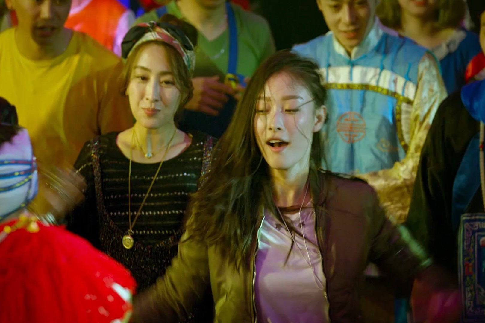 电影28岁未成年精彩舞蹈片段舞动青春8090后的回忆