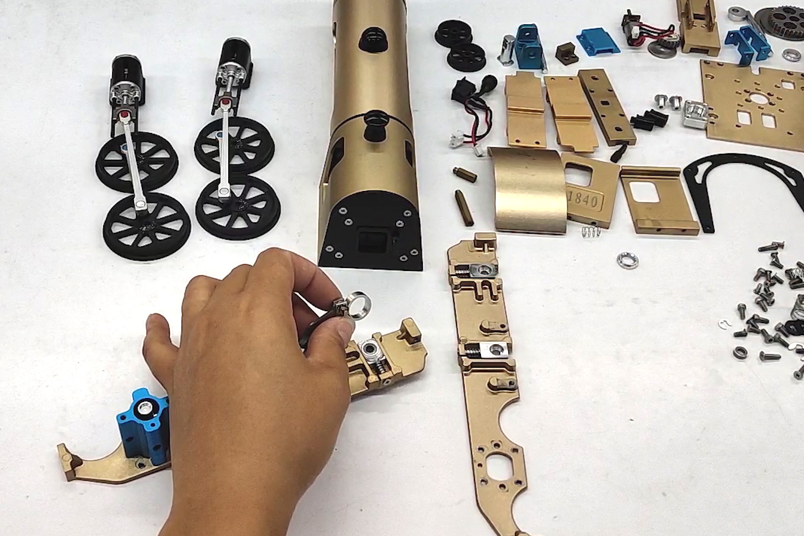 迷你蒸汽火车拆装看内部结构土星文化教学教具