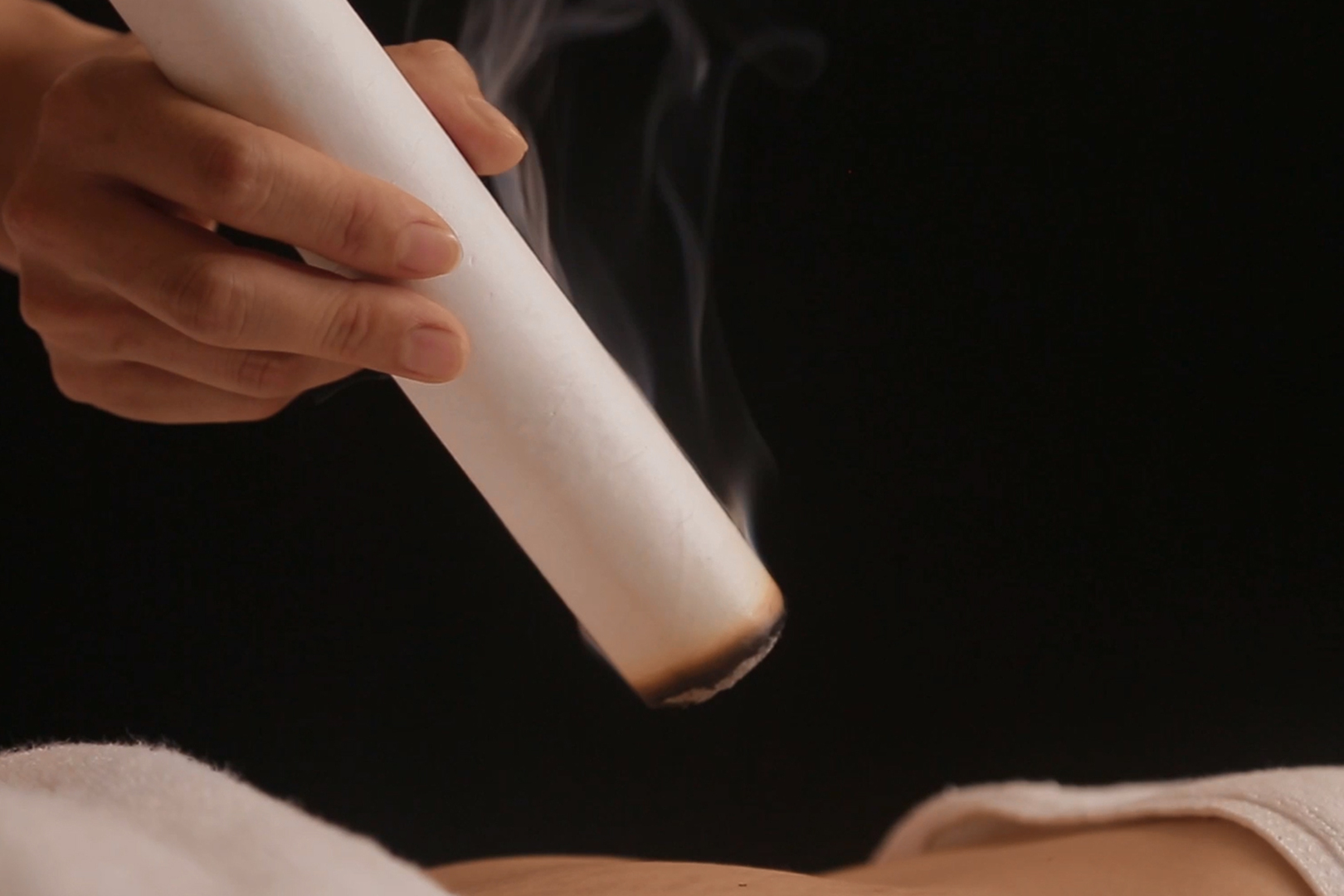 宫寒怎么艾灸宫寒艾灸肚子的正确方法用艾灸可以治好宫寒么