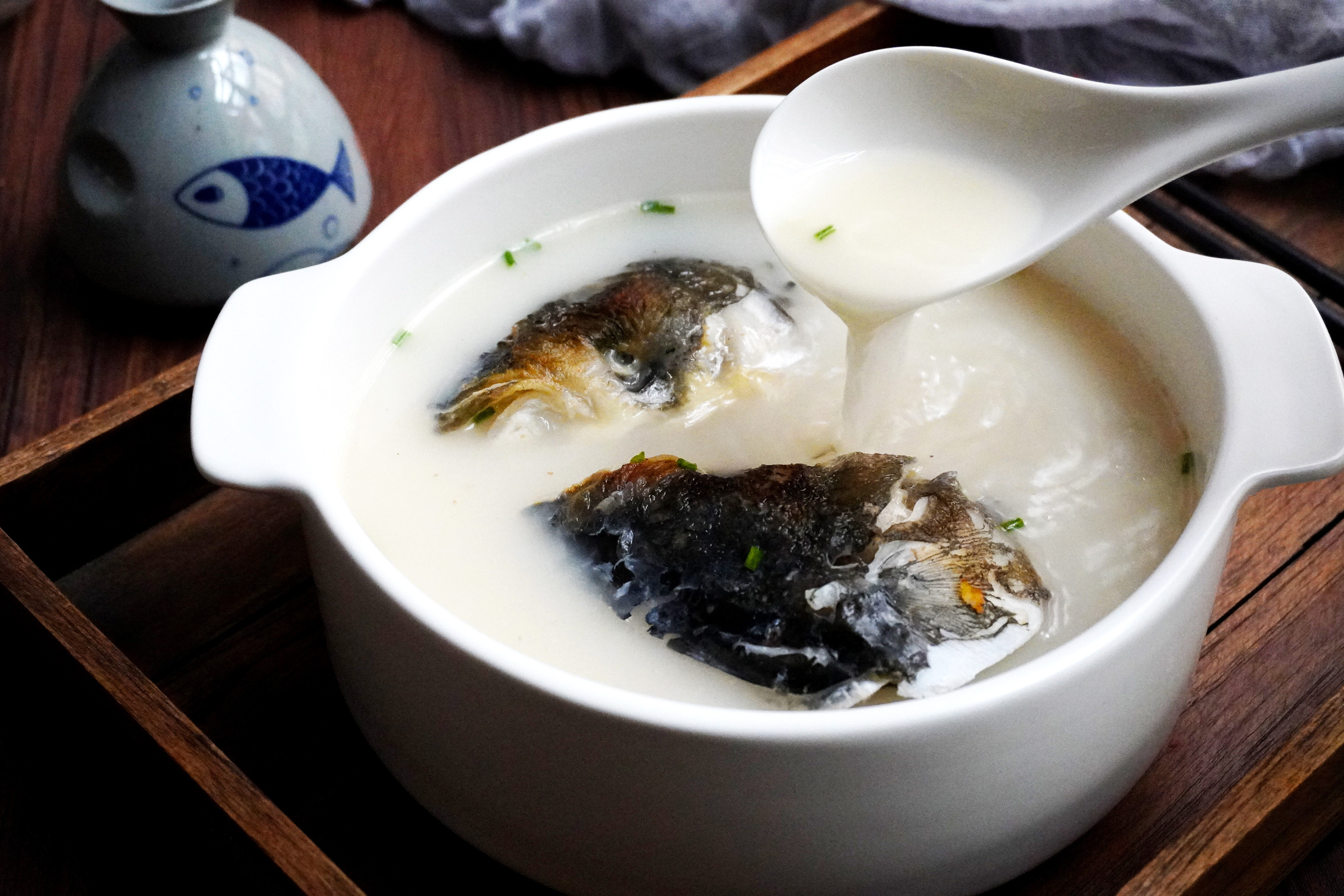 这才是鱼头汤最简单好喝的做法鱼汤奶白又香浓炖一锅不够喝