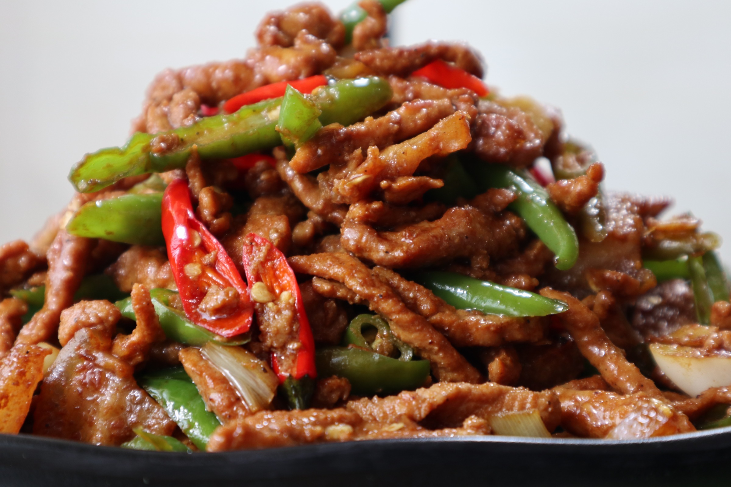 教你农家小炒肉家简单做法,味道太香了,比饭店大厨做的好吃