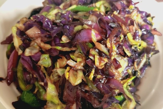 原创 家常素菜菜谱,炒紫甘蓝,健康美味营养,超下饭,比肉好吃