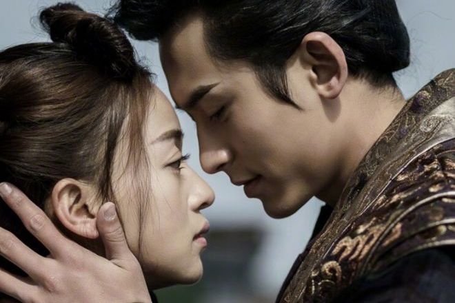 现如今看来三人的名气已经高过了张哲瀚和吴谨言,在