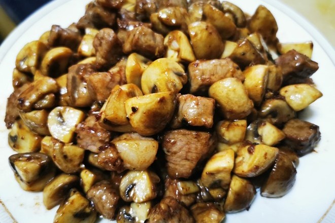原创 家常蘑菇菜谱,黑椒口蘑牛肉粒,简单美味营养,超下饭,吃不够