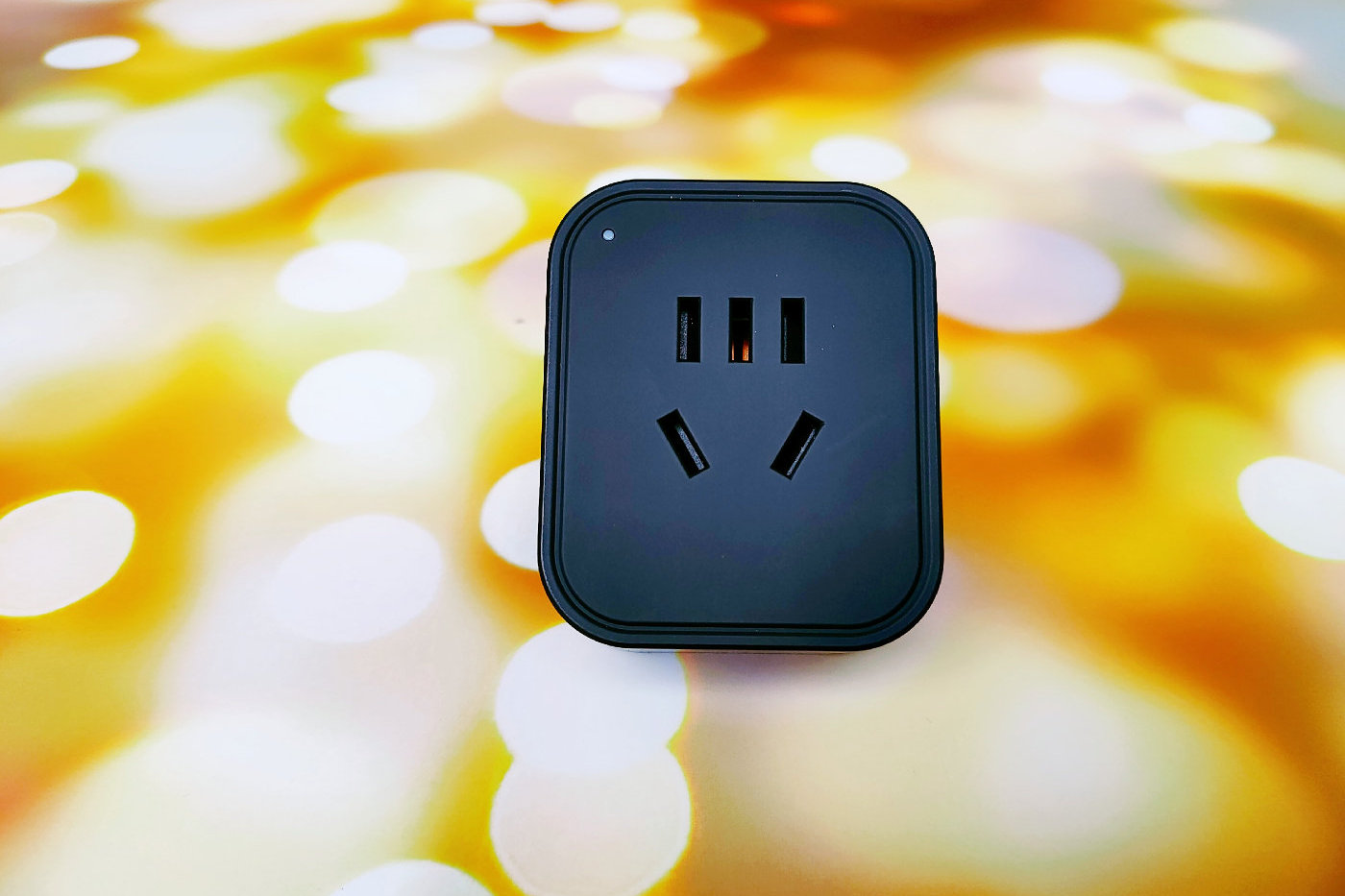 近期呢小叶有入手了一款向日葵开机插座,通过结合