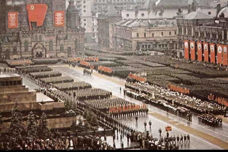1945年斯大林在红场阅兵彩色珍贵影像