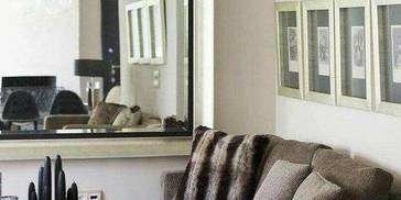 客厅沙发最好摆放在这几个方位，财运滚滚，还能让男主人事业旺顺