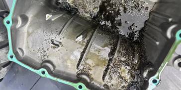 女子摩托车被加白糖，致发动机爆缸，警方介入