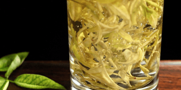 喝到第一杯春茶，才算拥有完整的春天