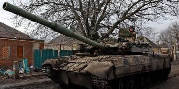 乌克兰防长致信欧盟：请每月提供25万枚炮弹