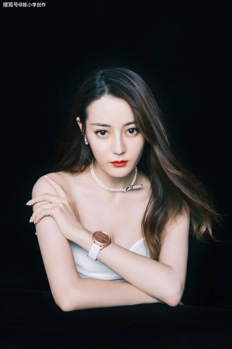 迪丽热巴写真曝光化身花仙子清新甜美