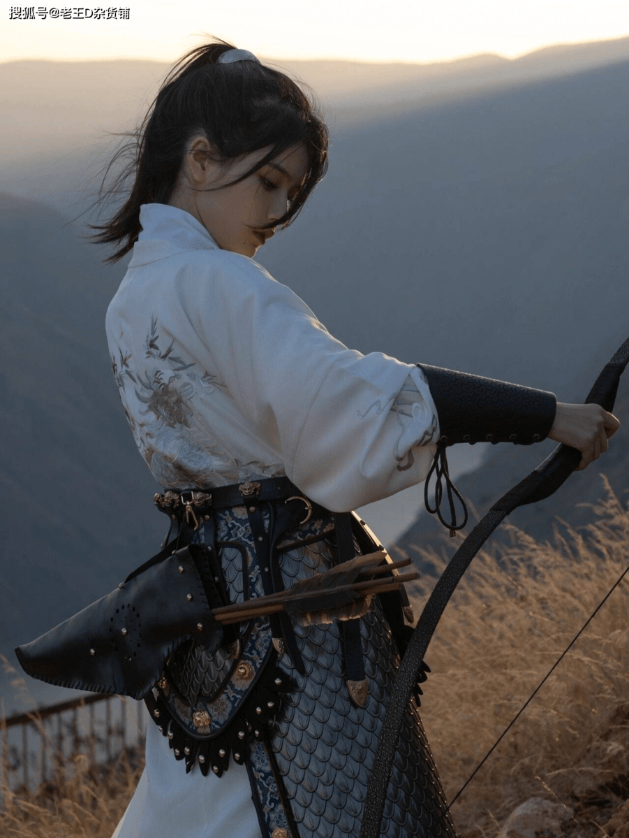 会玩雕弓如满月,英姿勃发!-搜狐大视野-搜狐新闻