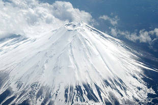 日本更新富士山喷发避难计划