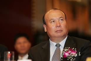 山东前首富，挣扎求生