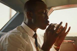 在车里吃鸡，到底有多难