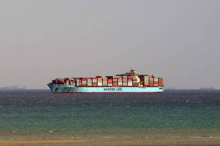 美国防长宣布 多国部队红海护航