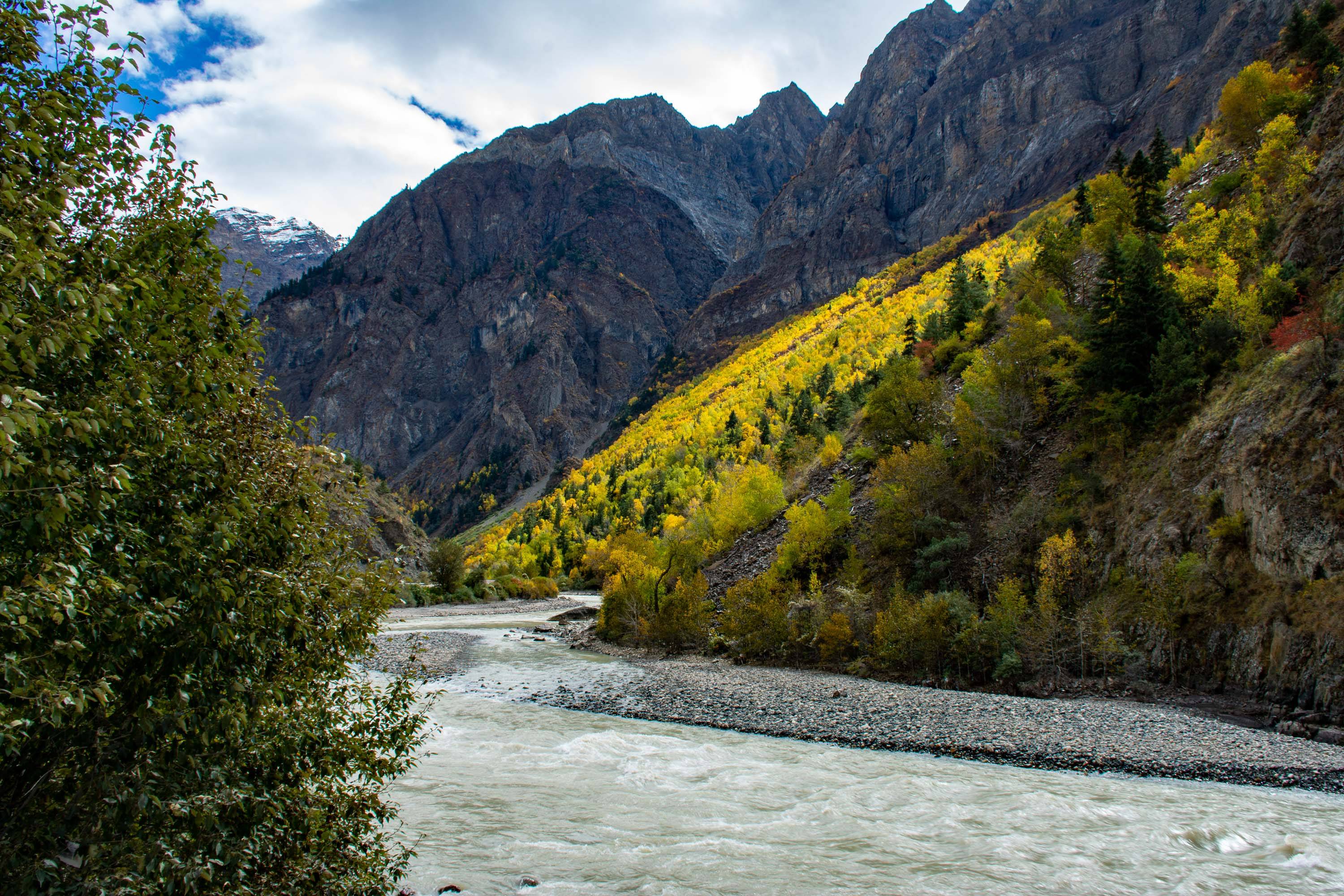 号称通麦坟场的通麦天险三座桥梁见证了死亡路段的消失