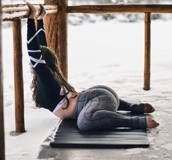 常练美腹瑜伽4式持之以恒跟小肚腩说拜拜吧