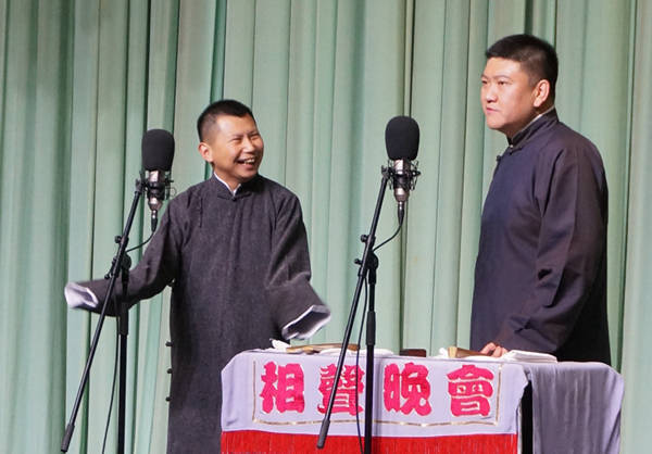 韩云飞是侯长喜先生的顶门大弟子,师爷是阎笑儒.