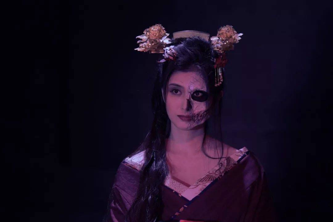 原创黑发造型生还原地狱少女推出真人版电影