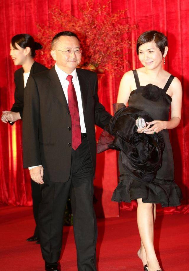 张清芳15年霸气豪门婚,老公对我好,是因为我值得