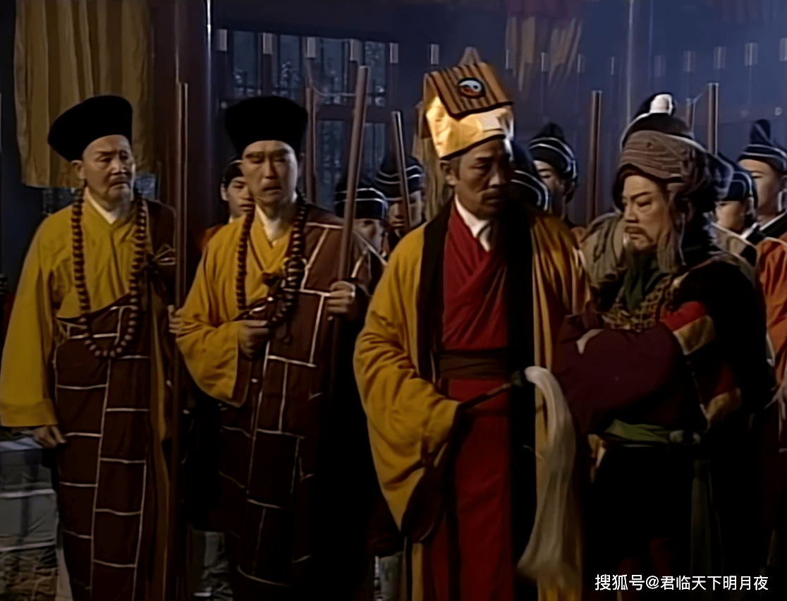 丐帮中不弱于打狗棒的信物,就算帮主不在,也可号令全帮弟子_萧峰
