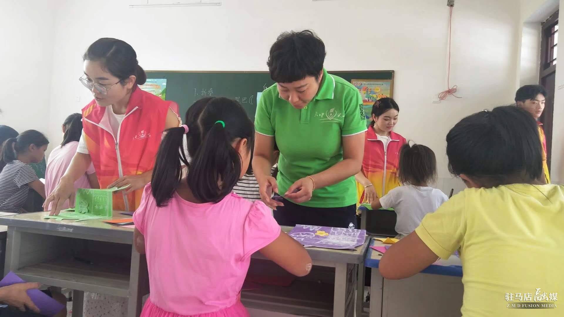 记后山村第一团支部书记一李娟