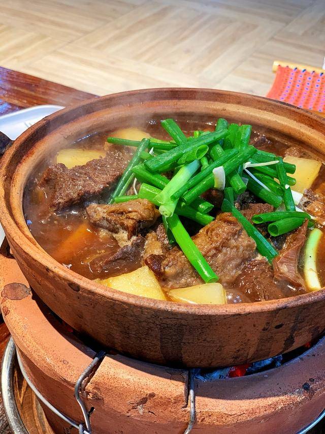 长春汽车厂新开家港式地摊打边炉牛腩锅羊肉锅天天卖断货