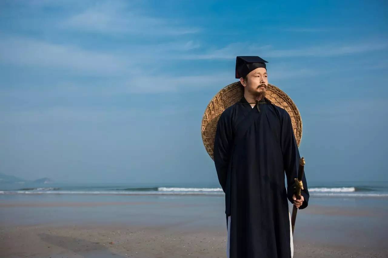 武当大师陈师行的轻功与国外的跑酷pk谁更加厉害