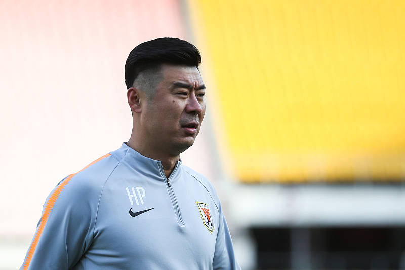 鲁能名将突然成为球迷炮轰对象,曾是球队金靴级锋霸_韩鹏