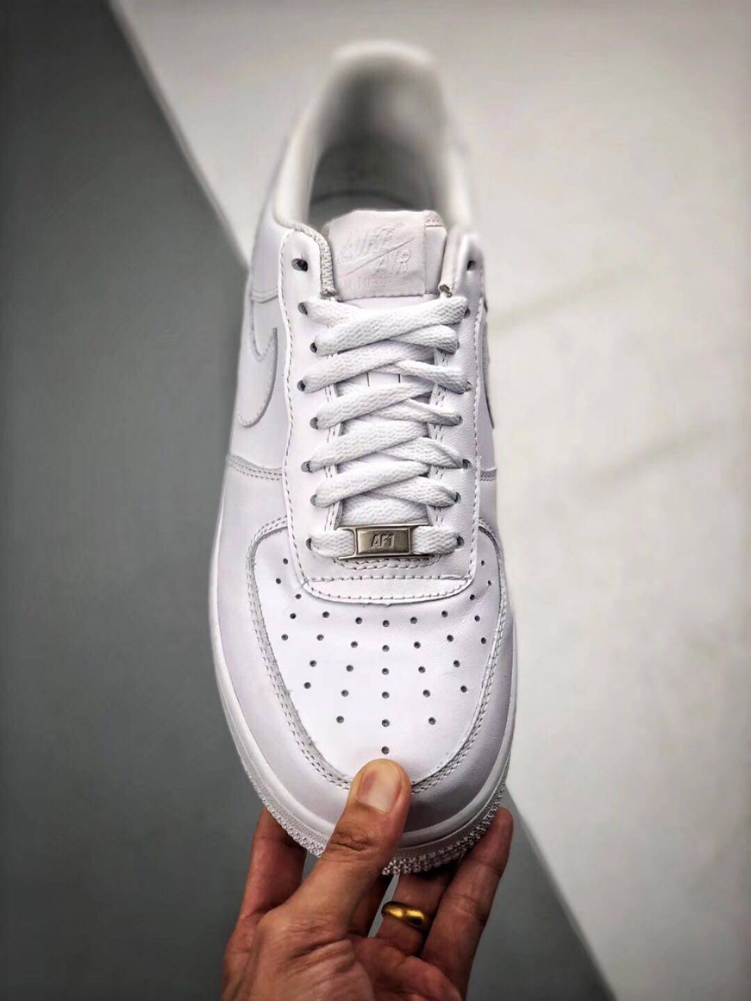 新款新标空军一号af1头层皮内置sole气垫纯白色低帮休闲板鞋