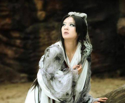 弱弱的白骨精在影视剧里为什么拍得那么强大?