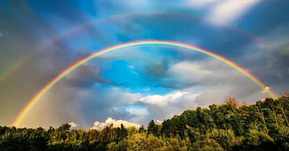 拥抱彩虹,你需要一个风雨后的惊喜