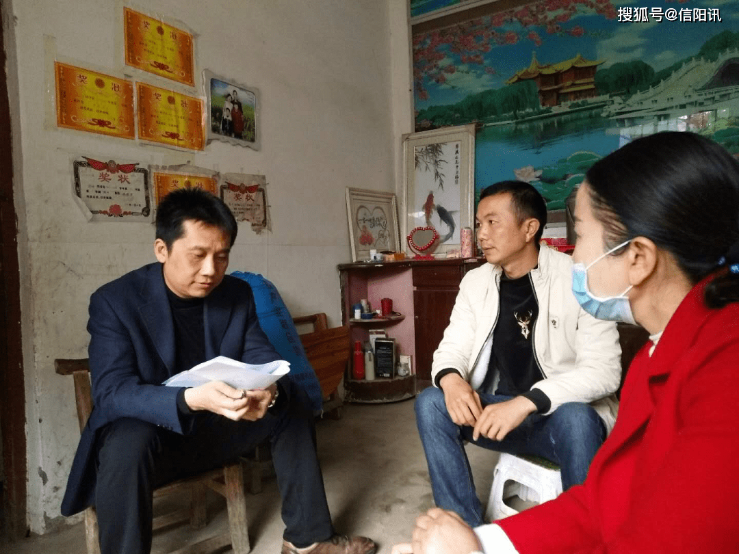勇挑重担苦干实干坚决夺取脱贫攻坚全面胜利记息县人民政府副县长黄明