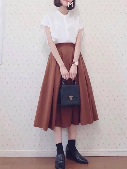 爱穿裙子的日本短发小个子,夏季裙装简约气质,可爱又性感!