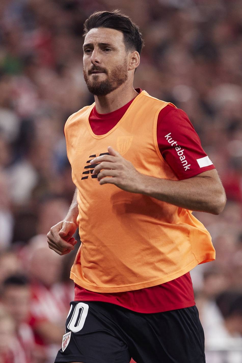 39岁倒钩绝杀巴萨阿杜里斯退役诠释老妖二字