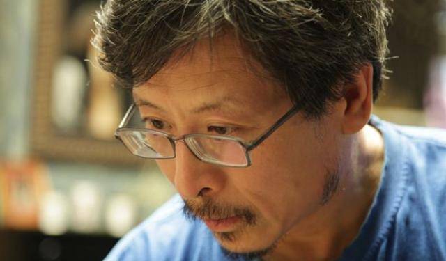 二则,艺术性丰满,能够打动人的内心;三则,比冷军年轻更能体现江山代有