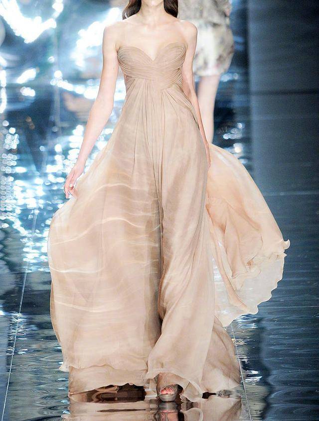 美哭的波光粼粼薄纱裙,每个女孩都梦想拥有一件吧?