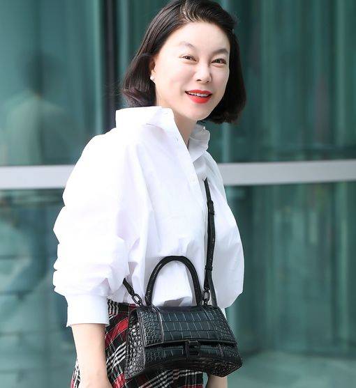 崔华静60岁容貌不老因造假学历遭非议李瑞镇曾表示她是理想型