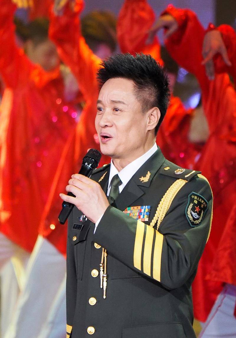 阎维文,无微不至照顾癌症妻子数年,今孙儿满堂;网友;人生赢家