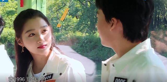 背靠郭德纲的郭麒麟有多狂,喝张子枫的牛奶,怼得关晓彤不敢说话