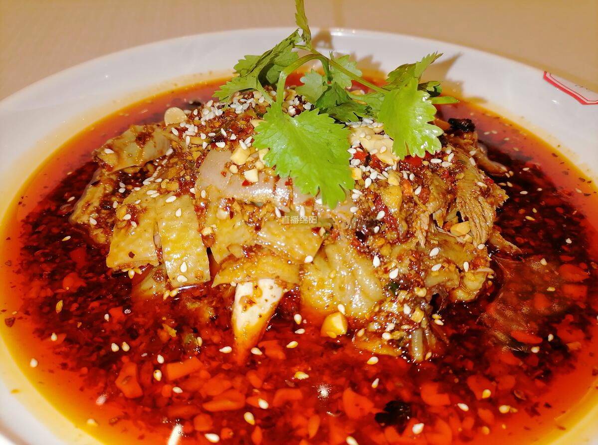 梓潼美食江湖"华山论剑" ,真"刀光剑影""秀色可餐"