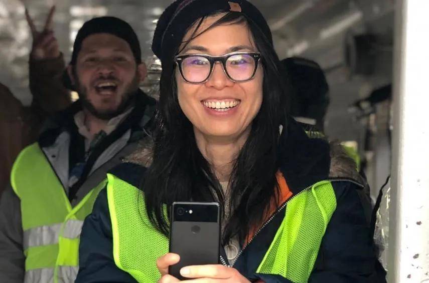 这就是华裔女导演伍思薇时隔16年推出的新作—— the half of it 聊