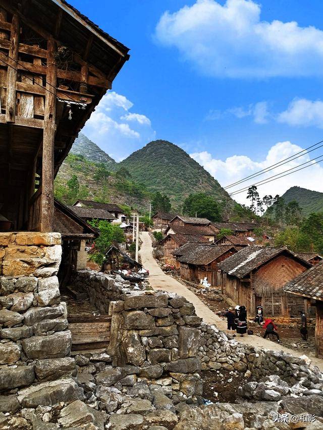 隆林德峨乡马弄寨:广西百色唯一的,最后的苗寨古木楼完整建筑群