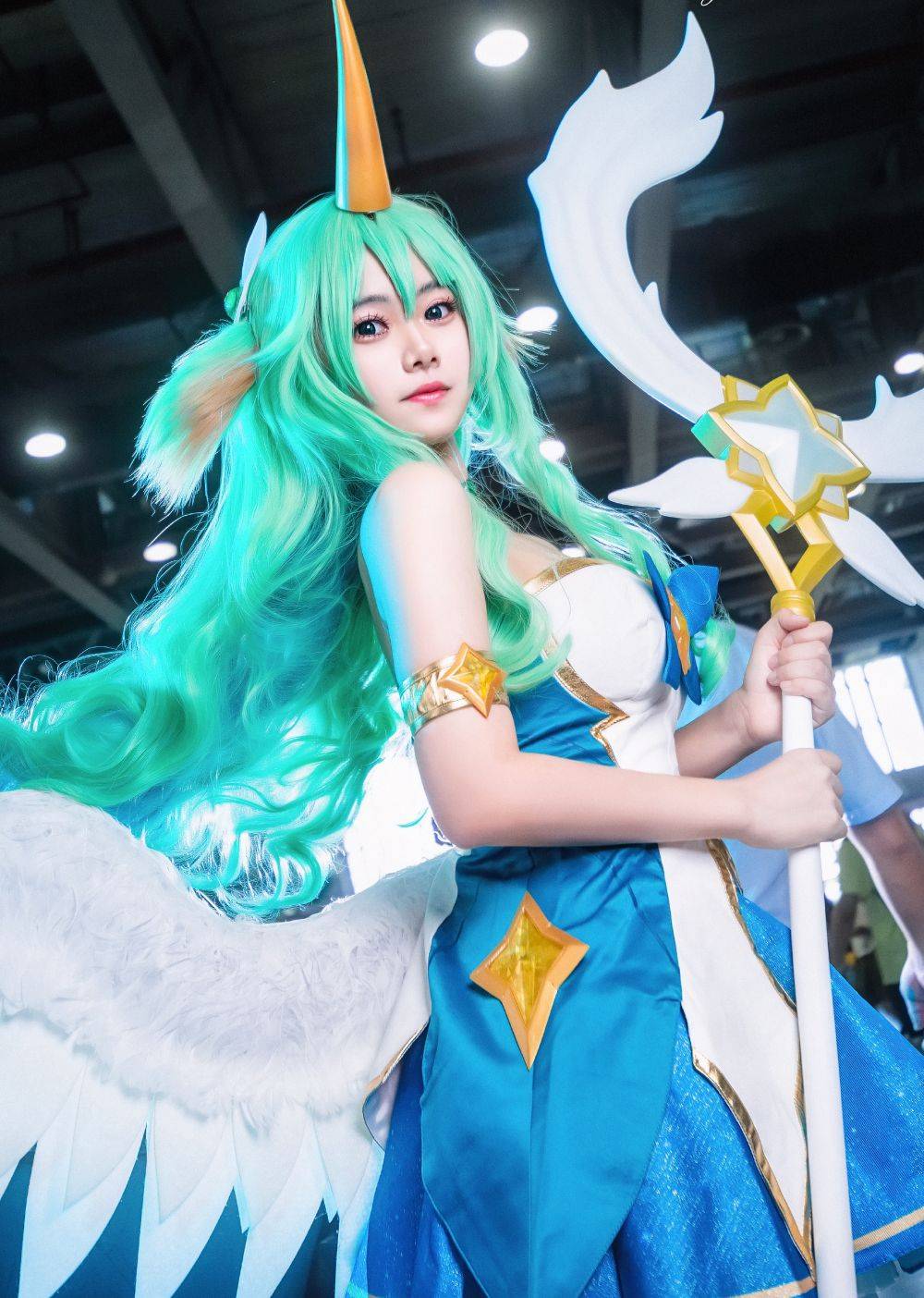 原创lol真人版星之守护者有这奶妈保护分分钟输出过万